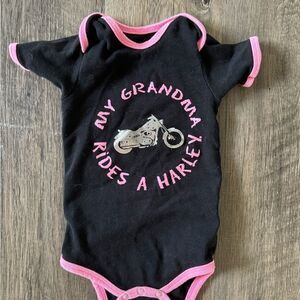 BABY GIRL HARLEY DAVIDSON “MY GRANDMA RIDES A HARLEY” ONESIE SIZE 18 MOS